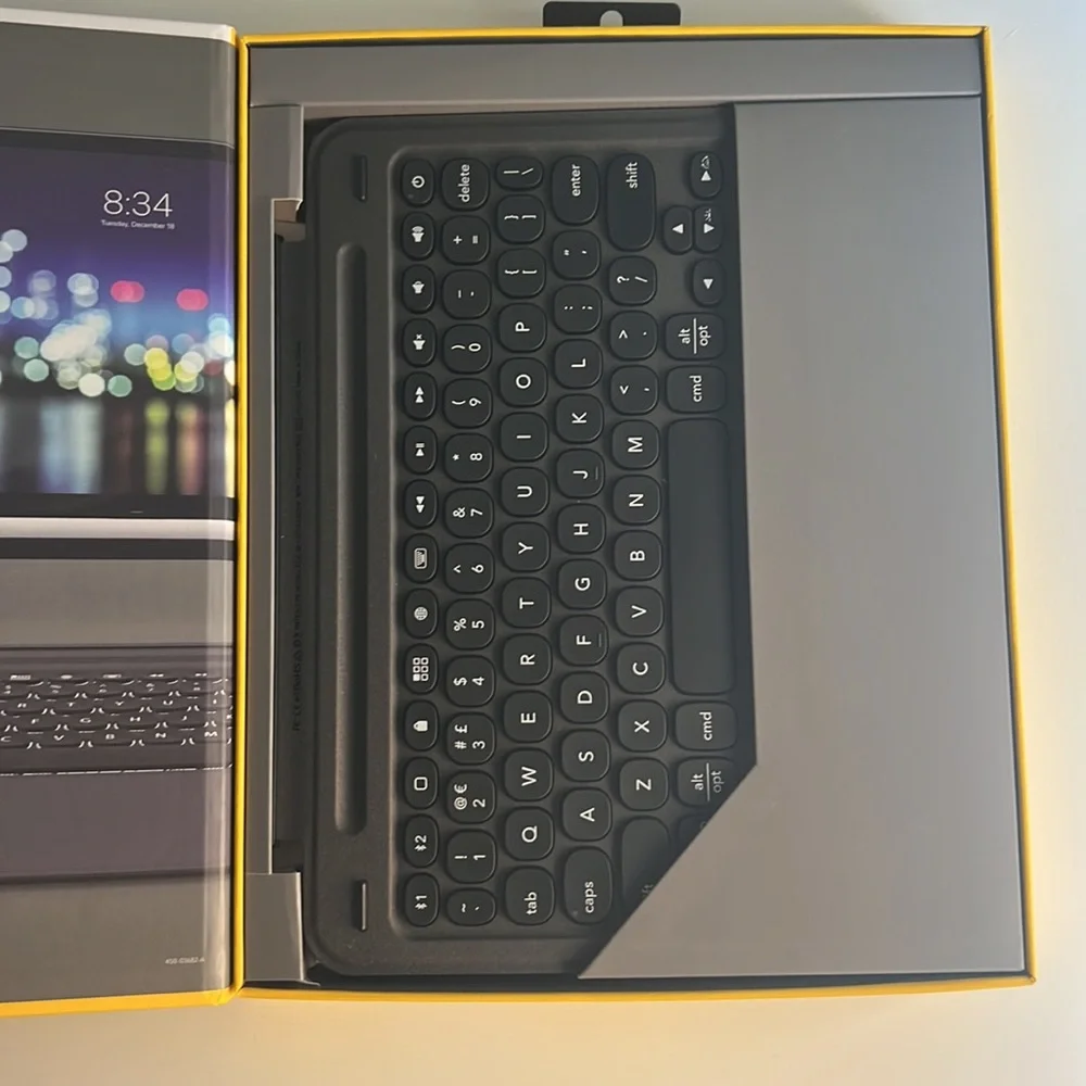 ZAGG Slim book go 11am have IPad Pro